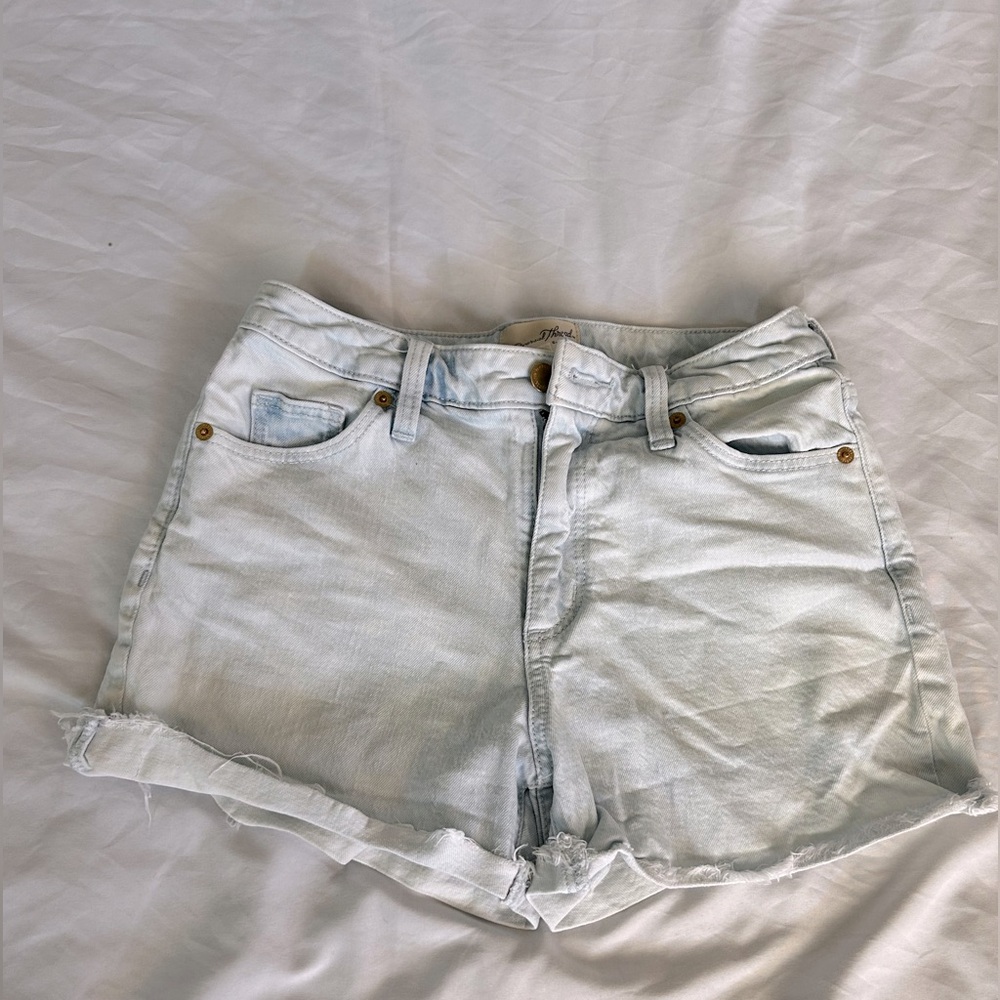 white/blue jean shorts